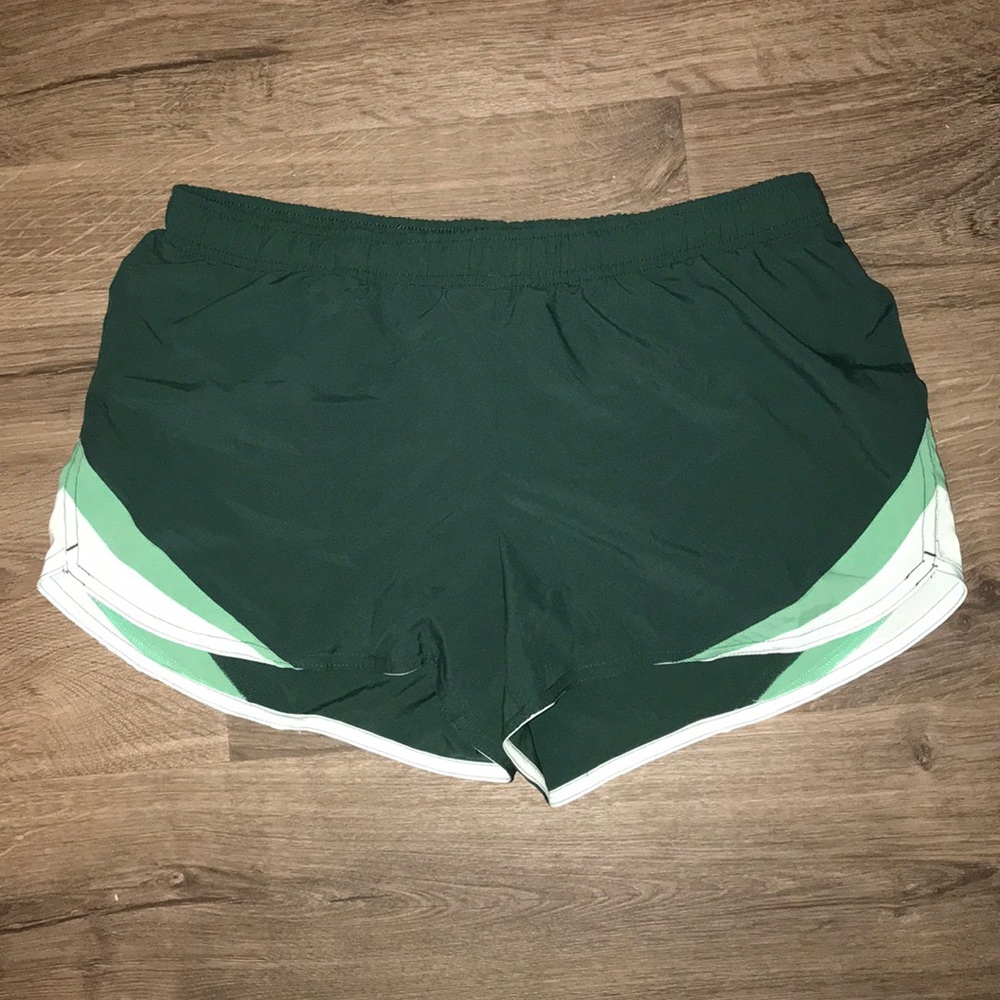 NWOT Old Navy Activewear Shorts size M